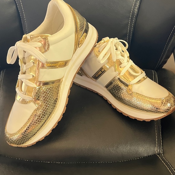 New Michael Kors, women’s sneakers 8.5 - Picture 1 of 7
